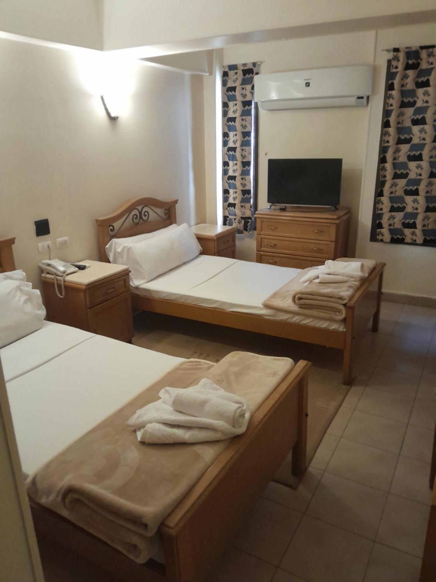 Applicators Hotel Abu Simbel Buitenkant foto